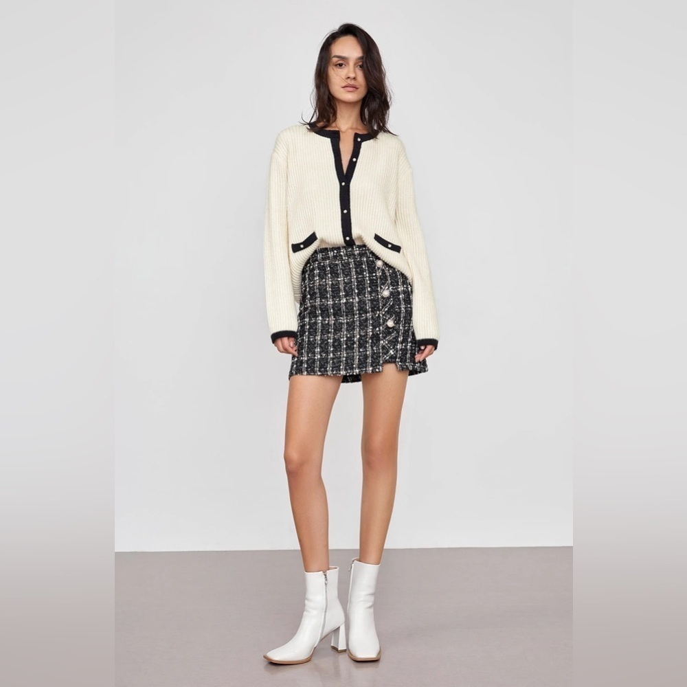 J.ING Leigha Beige Contrast knitted Cardigan